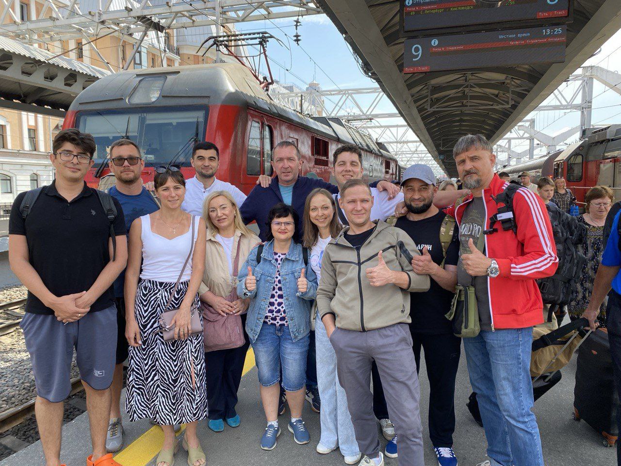 Ленинградские врачи оказали помощь более 1300 пациентам в Енакиево