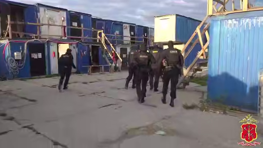 Выявили 130 нелегалов: полиция Ленобласти провела рейд на стройках в Ломоносовском районе