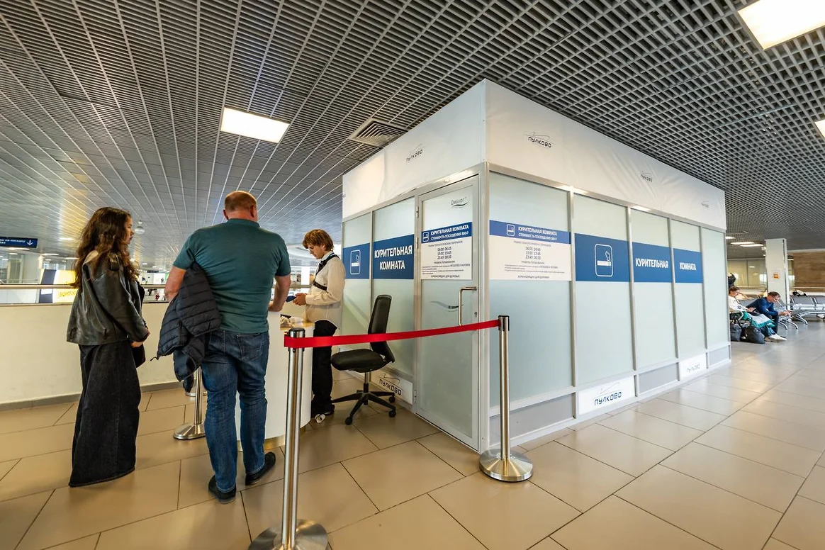 Депутат Боярский требует уволить инициатора платной курилки в Пулково
