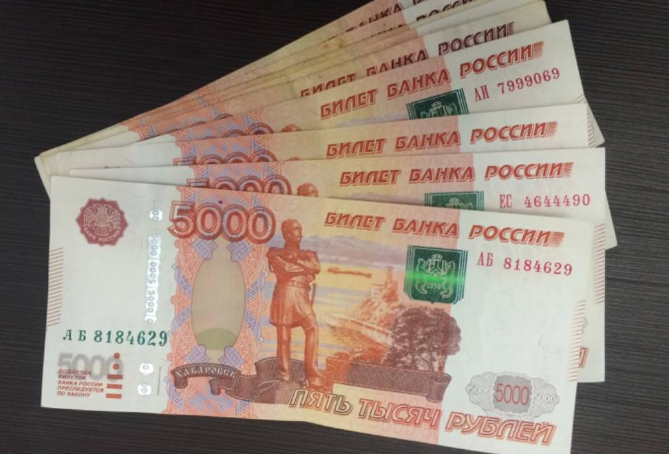 Хирурга из Петербурга заподозрили в обмане пенсионерки на 600 тысяч рублей