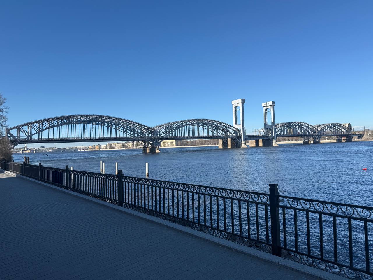 Петербург не разводит мосты:  сезон навигации-2024 завершен