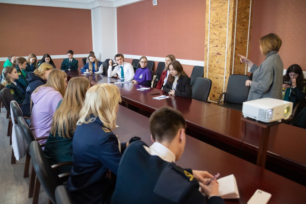 «Абсурд и несправедливость»: депутат Рябоконь предложил снизить стоимость обучения для отличников