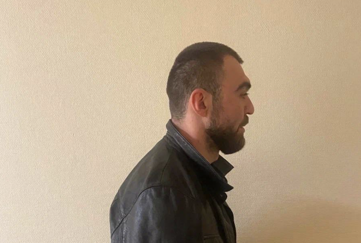 В Петербурге арестован мужчина за кражу цепочки с применением боевых захватов