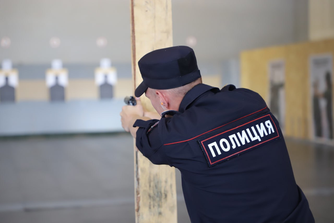 Полицейские в Ленобласти задержали женщину-курьера мошенников