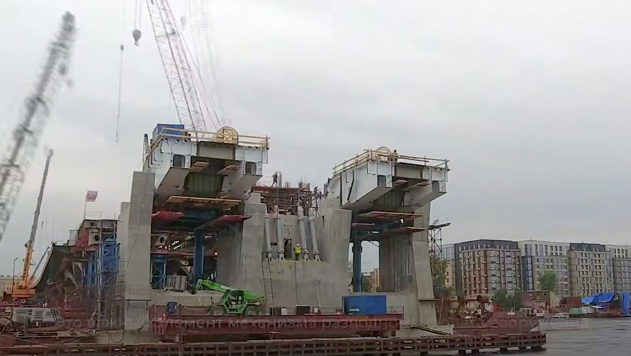 Первые гидравлические цилиндры разводного пролета смонтировали на Большом Смоленском мосту