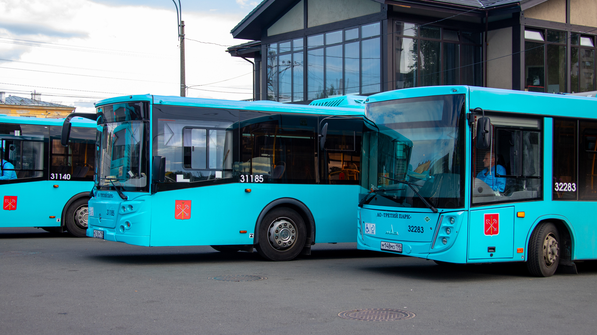 Два новых автобуса запустят для жителей новостроек в Василеостровском и Невском районах