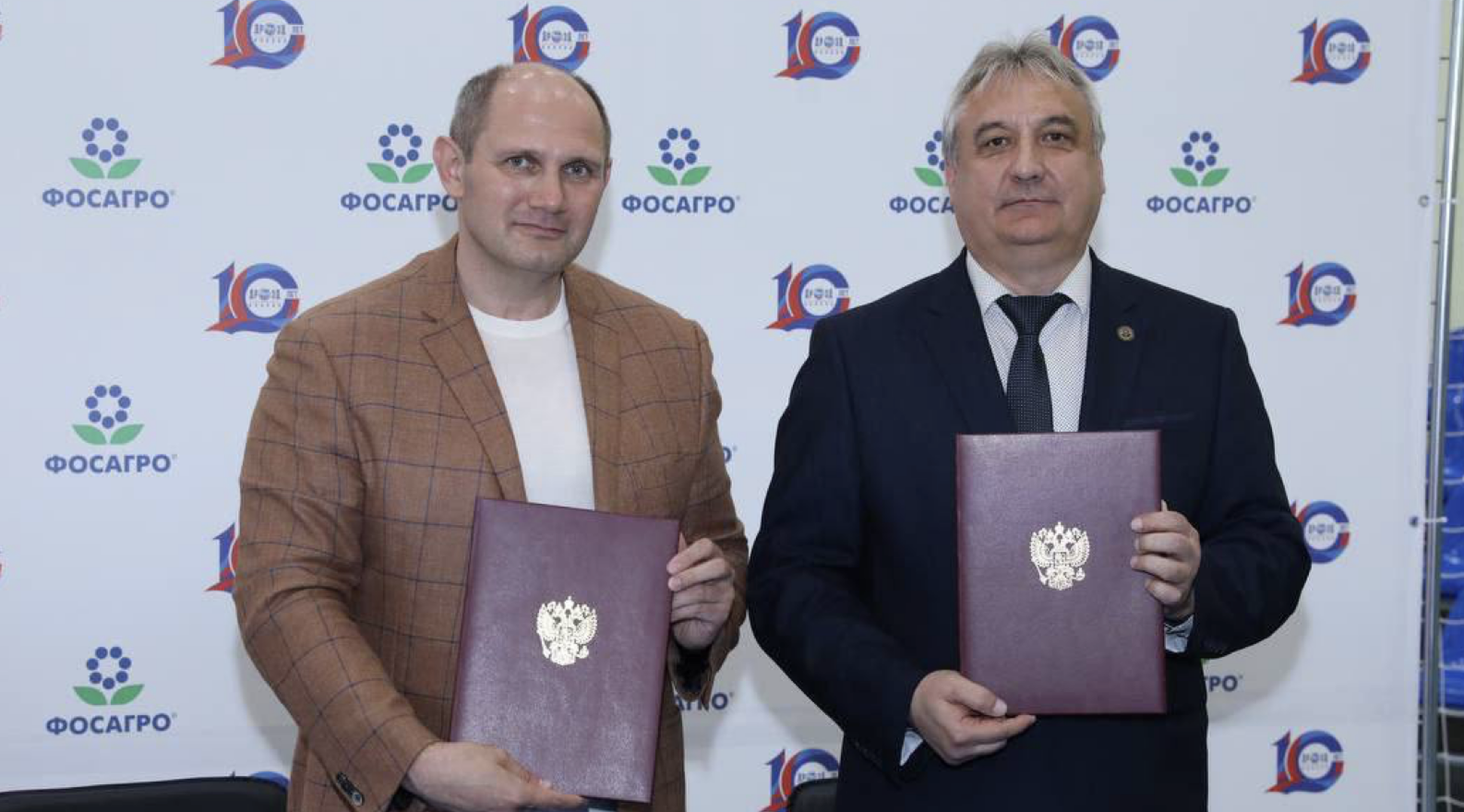 Олимпийский чемпион Тагир Хайбулаев провел мастер-класс на открытии школы дзюдо в Волхове
