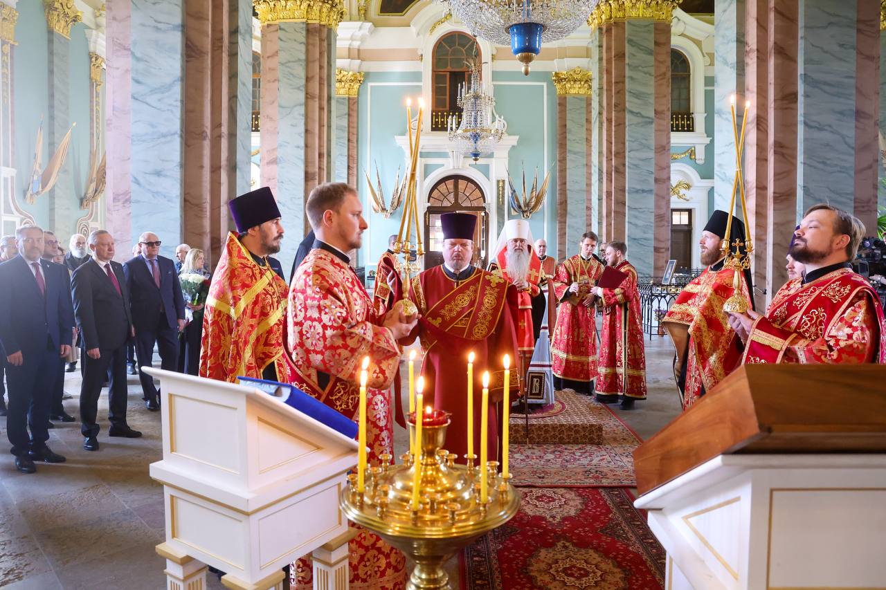 322 года Петербургу: благодарственный молебен в Петропавловском соборе