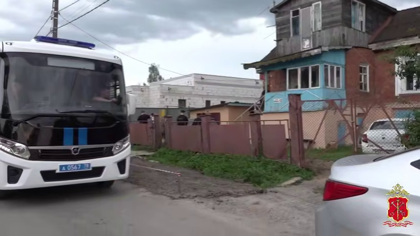 Мигранты и уклонисты: полиция провела рейд среди цыган в Красносельском районе Петербурга