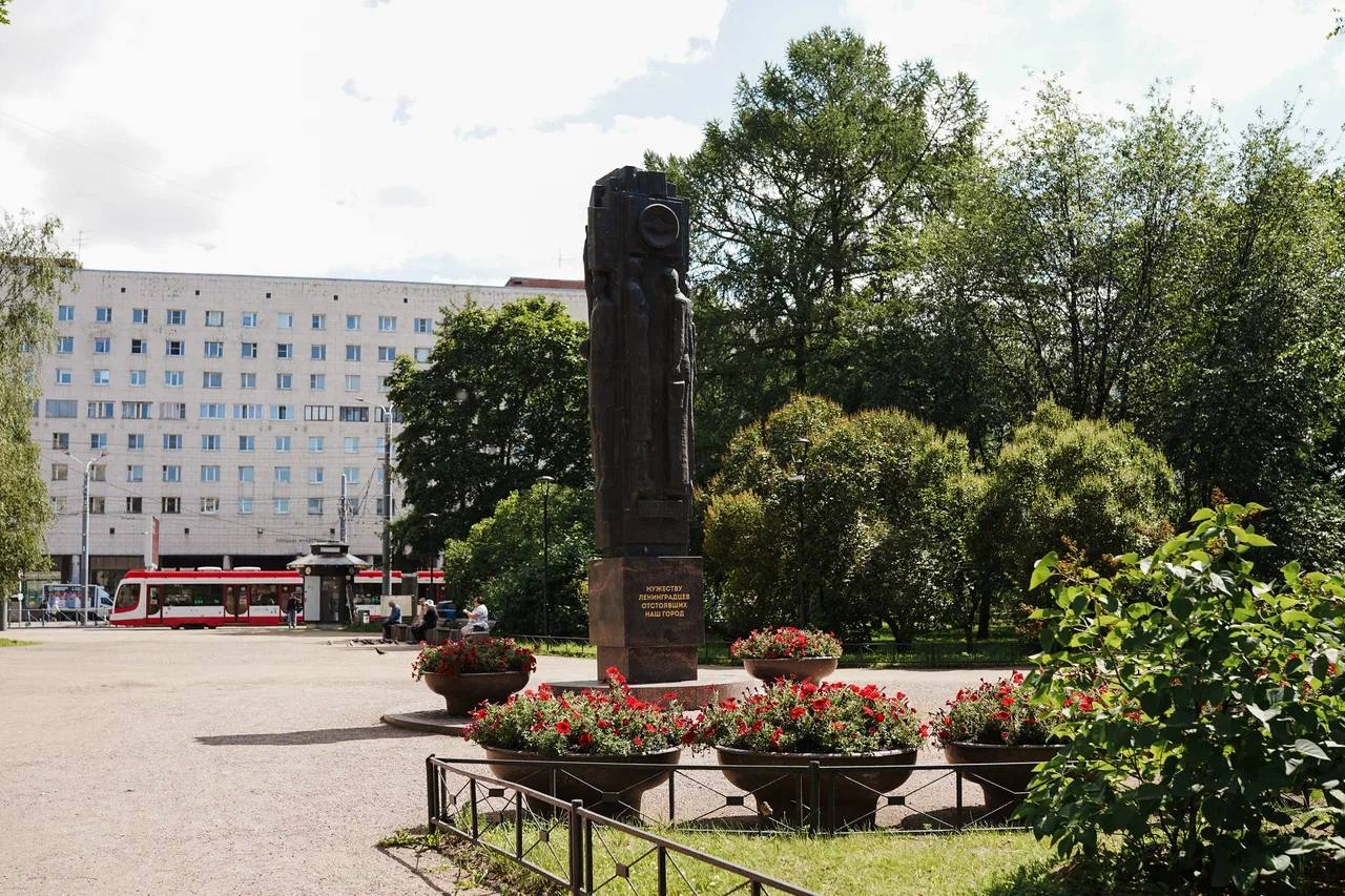 Новые лавочки и велодорожки появятся в сквере Блокадников в Петербурге