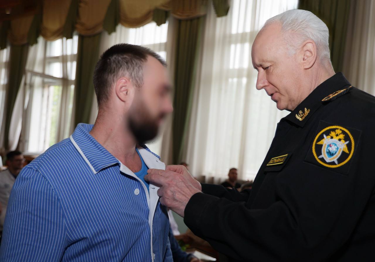 Бастрыкин навестил военных, лечащихся в петербургском госпитале