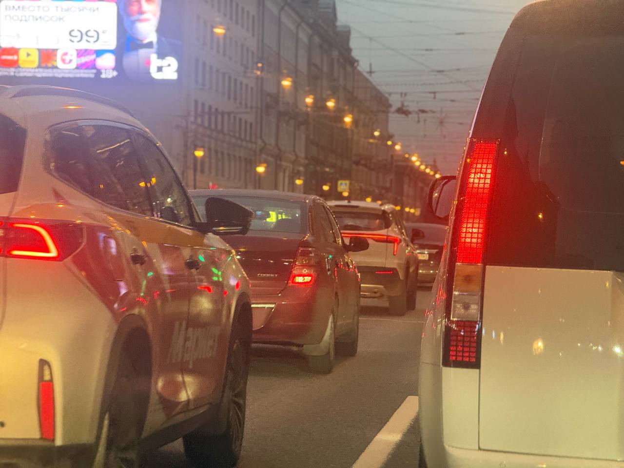 Петербург переходит на праздничный режим: как изменится график транспорта на Новый год