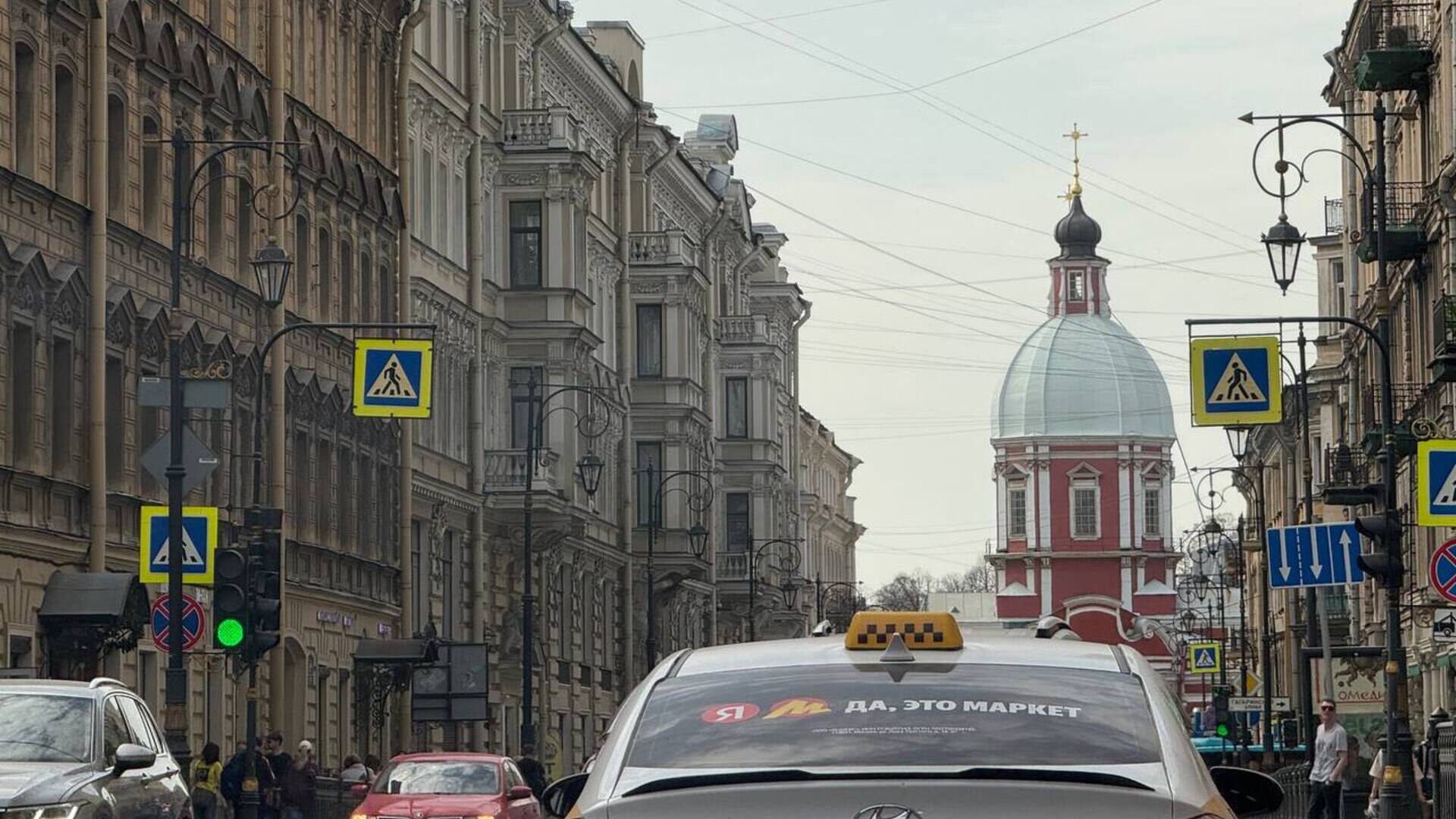Таксистов в Невском районе Петербурге начали проверять на соблюдение миграционного законодательства