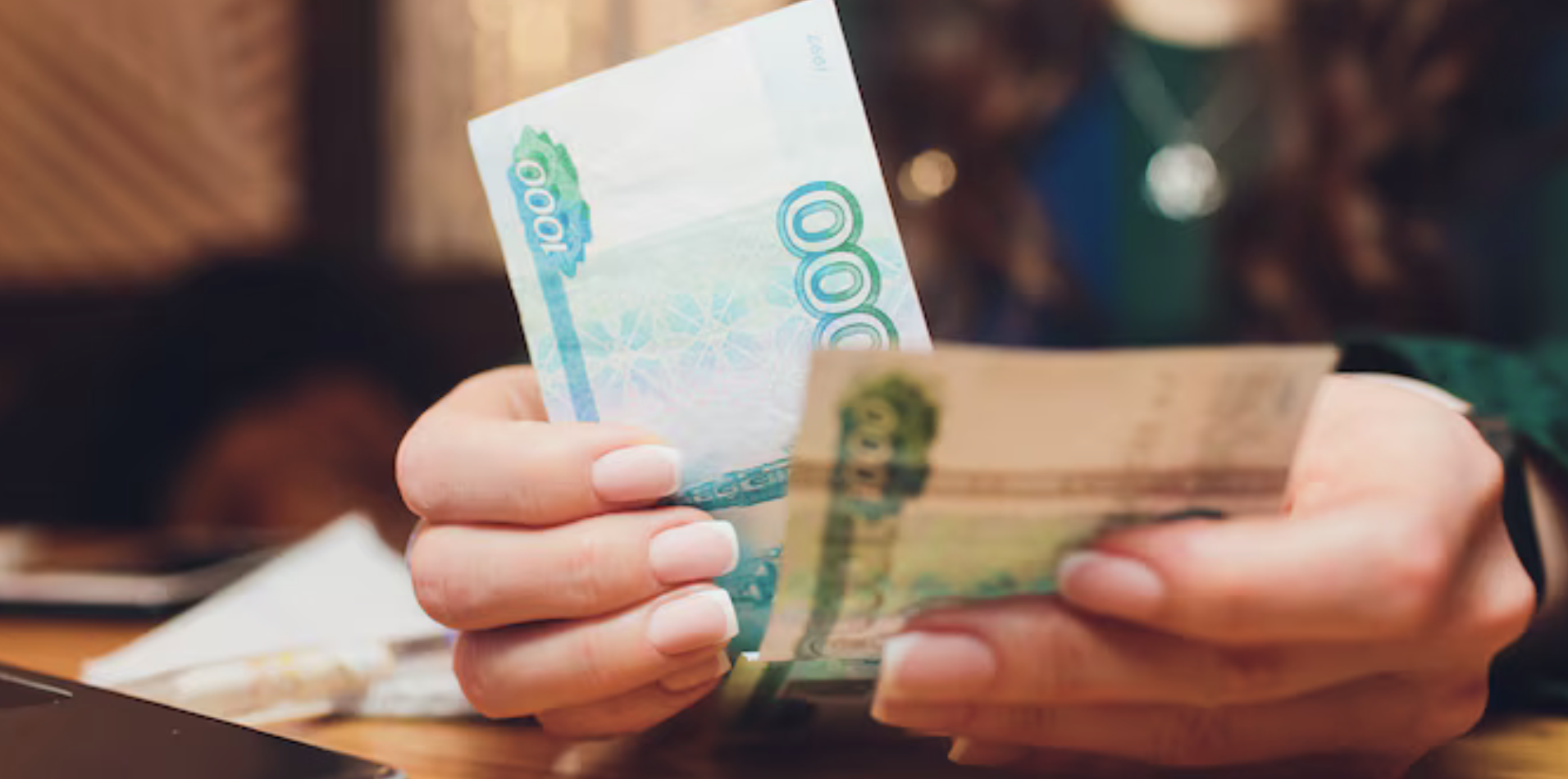 Пенсионер из Петербурга лишился более 3 млн рублей после визита «курьера в возрасте»