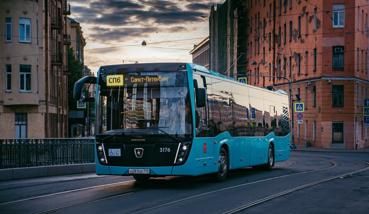 Петербург закупил еще 293 новых автобуса на 5,7 млрд рублей