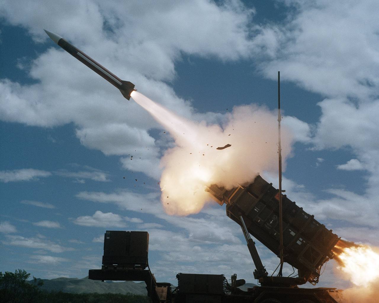 Петровский район Донецка атаковали ракетами HIMARS: погибли четыре человека