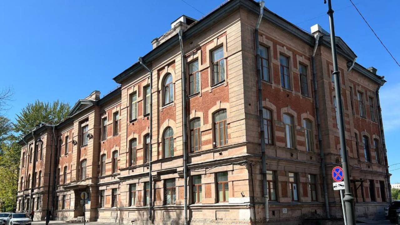 Клинику Синягина и Чекалевой в Петроградском районе капитально отреставрируют