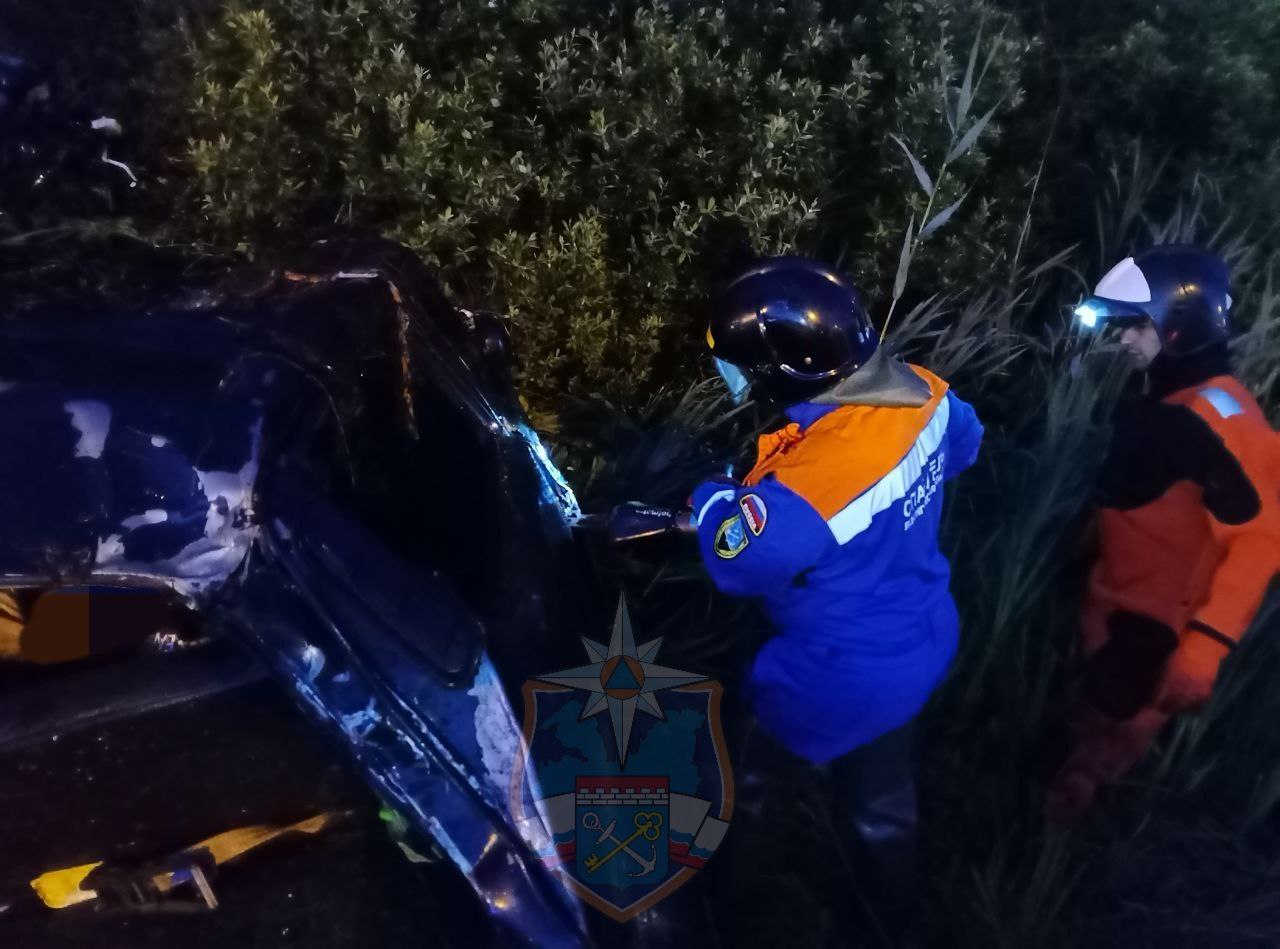 Два человека погибли в ночной аварии на трассе Кола