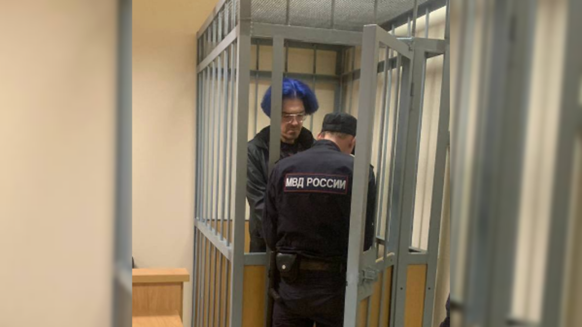 Блогер Поднебесный не может вернуться домой из-за отсутствия денег на билет из Петербурга
