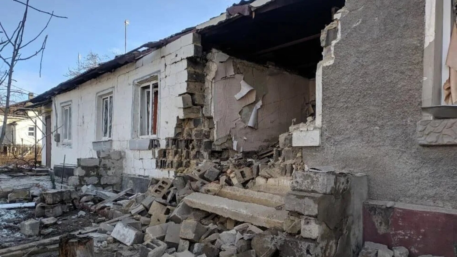 Власти ЛНР увеличили выплаты за утраченное из-за обстрелов жилье