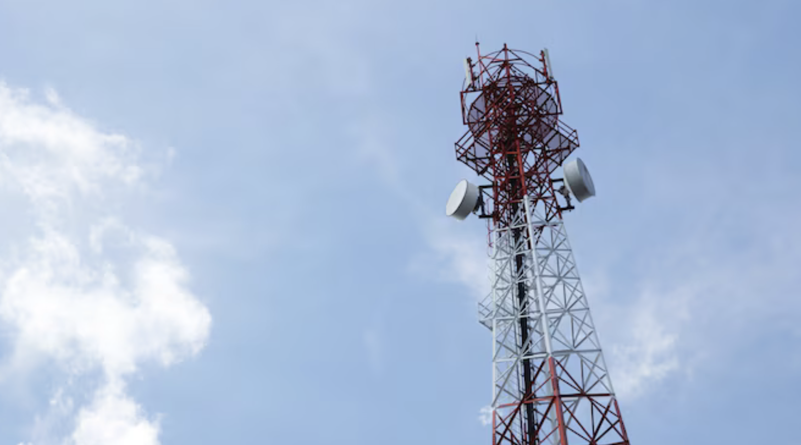 Петербург расширяет систему TETRA: 134 объекта профессиональной связи уже в строю
