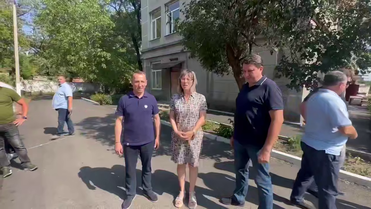 «Ждали годами»: Ленобласть помогла сделать ремонт в школе-интернате в Енакиево