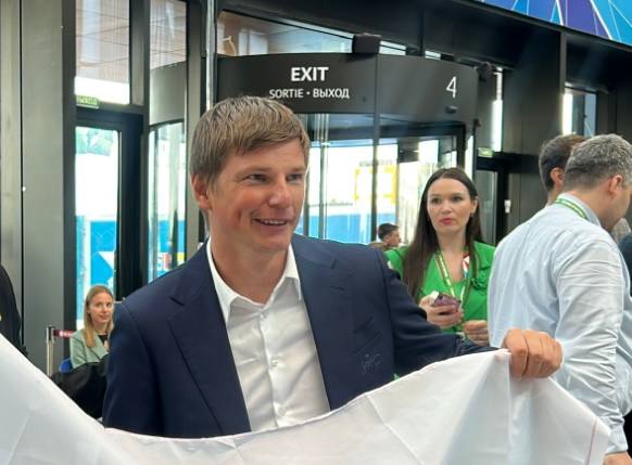 Аршавин «естественно» остается с «Зенитом»: контракт с легендой продлили  