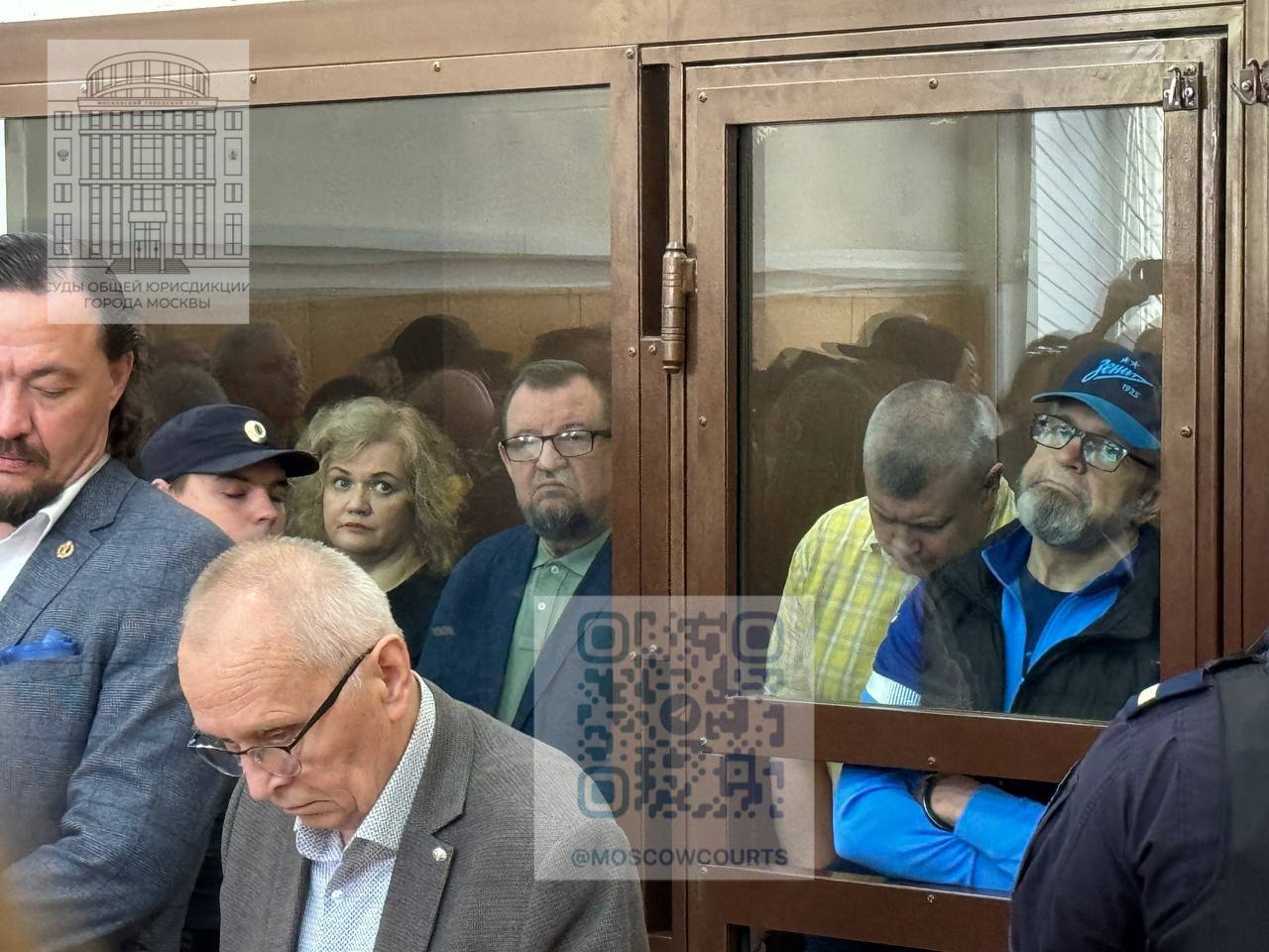 Петербургских генералов лишили званий за взяточничество на 64 миллиона рублей